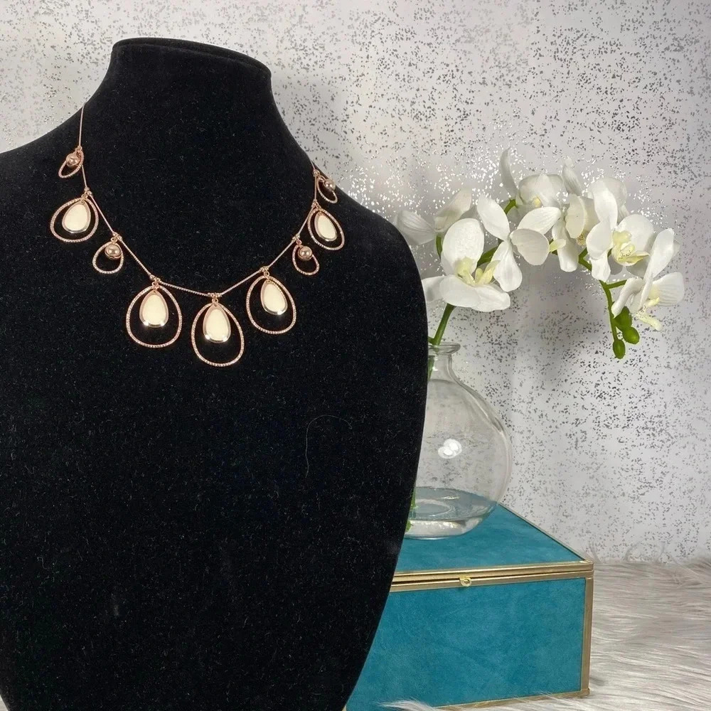 🆕 Metal Brand Gold Necklace with Teardrop Charms